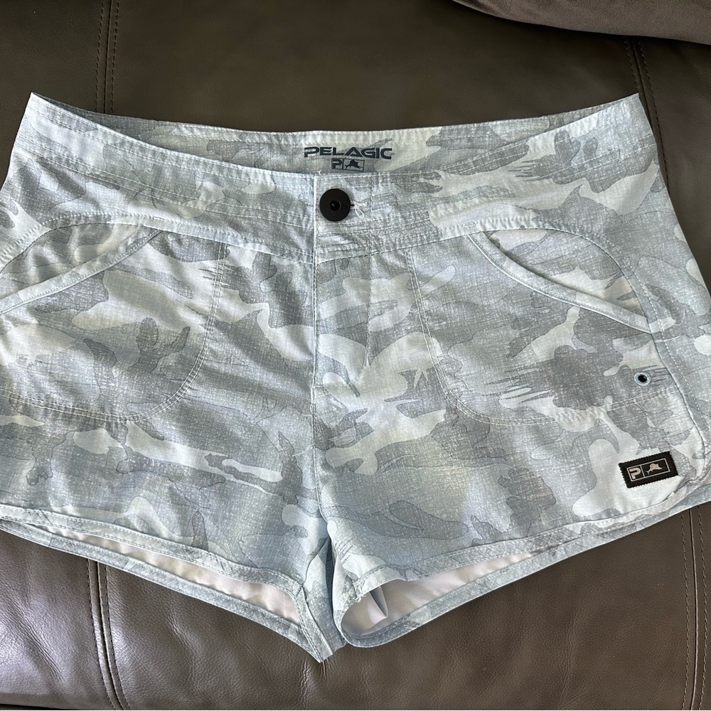 Pelagic Women's Camo Swim Board Outdoor Wear La Paz Shorts - Light Gray